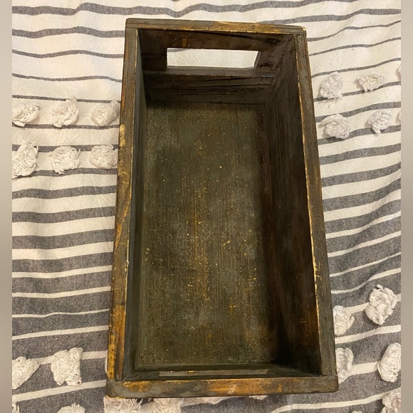 Gray distressed wood organizer box - Picture 3 of 5